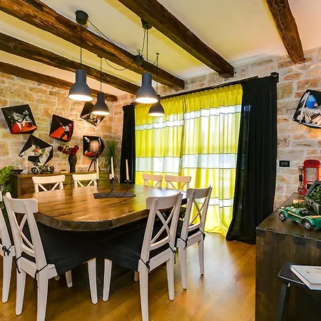 Artien For 8 People With 32m2 Private Pool & Pet Friendly